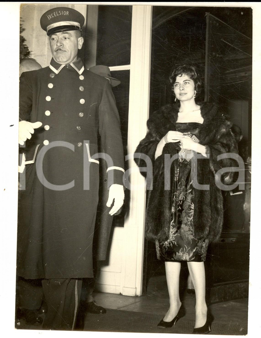 Fotografia d epoca originale 1959 ROMA Ex imperatrice SORAYA arriva a un ricevimento dei conti LOVATELLI Foto 1