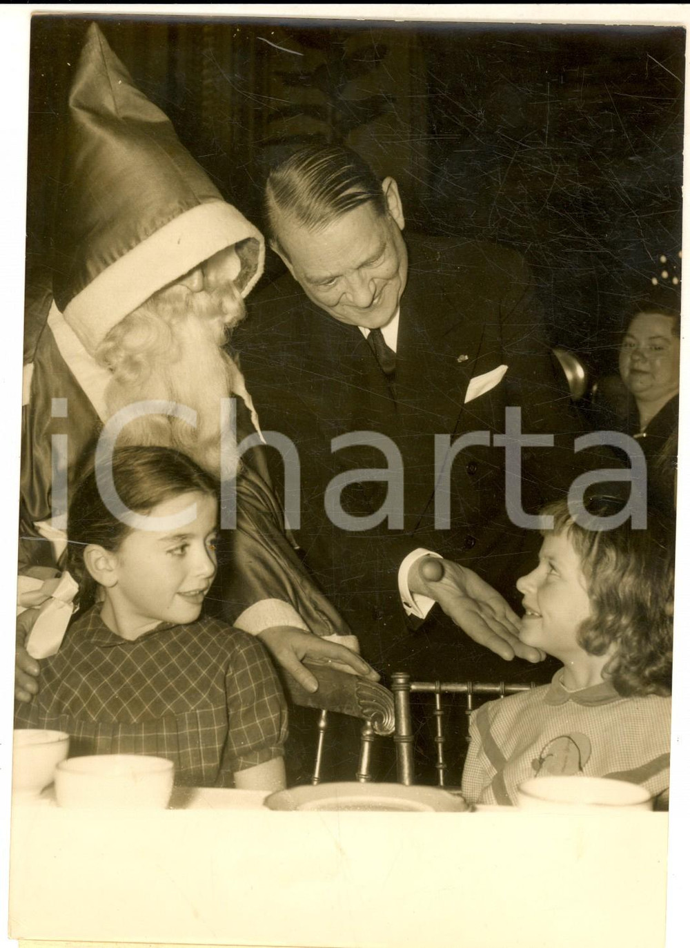 Fotografia d epoca originale 1956 PARIS ELYSEE RenÃ© COTY au traditionnel goÃ»ter de NoÃ«l Photo 14x18 cm 1