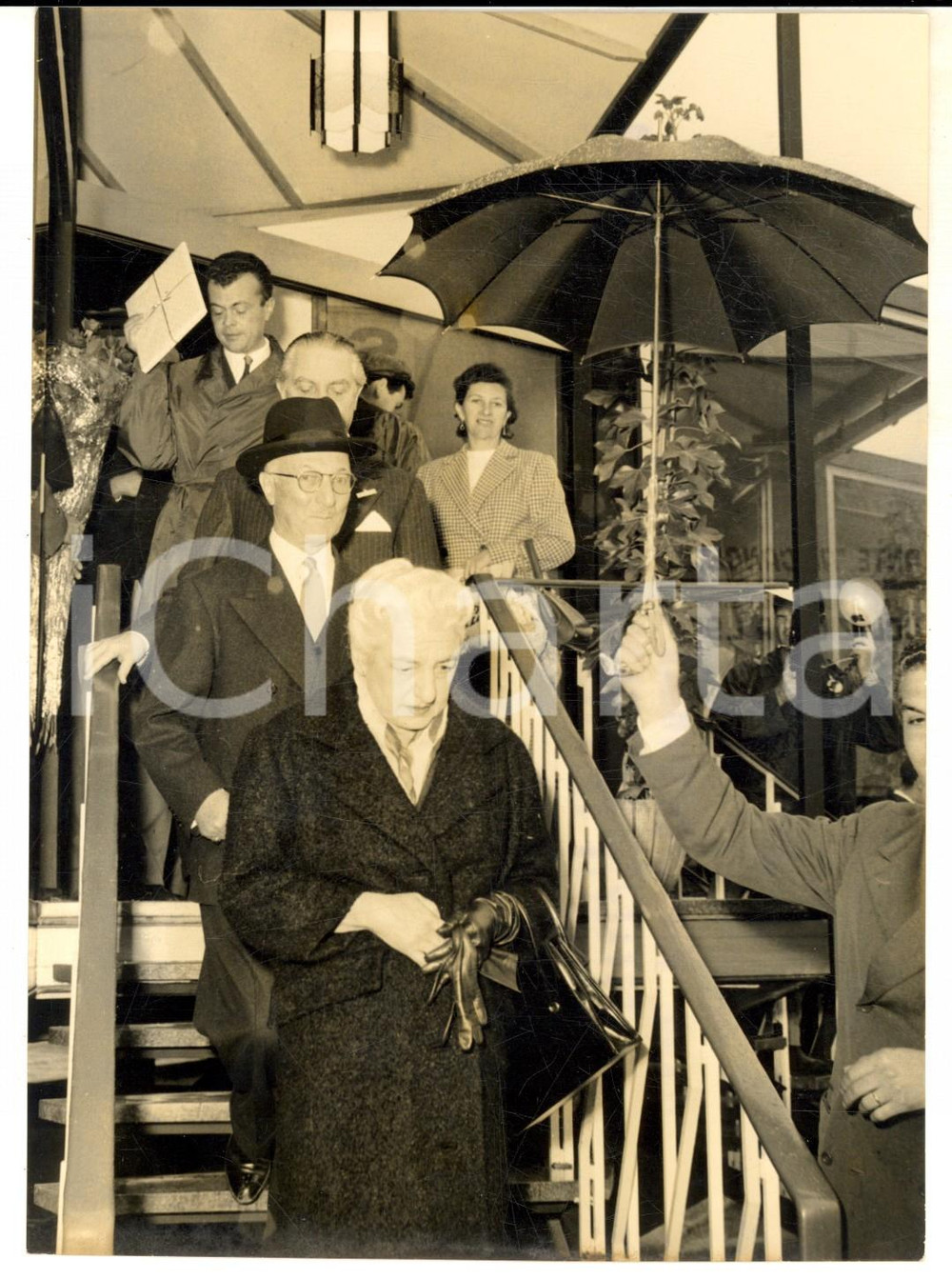 Fotografia d epoca originale 1959 MILANO Ambasciatore James David ZELLERBACH visita la Fiera Campionaria 1