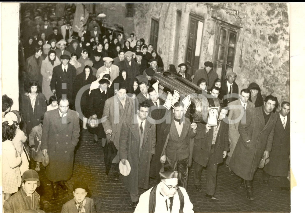 Fotografia d epoca originale 1961 VALLEDOLMO PA Funerali consigliere Saverio PANZICA ucciso a lupara Foto 1