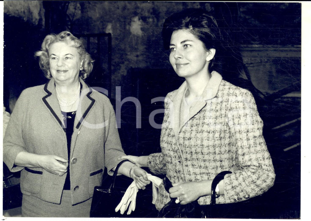 Fotografia d epoca originale 1963 ROMA Principessa SORAYA a colazione al ristorante SAN CALLISTO Foto 1