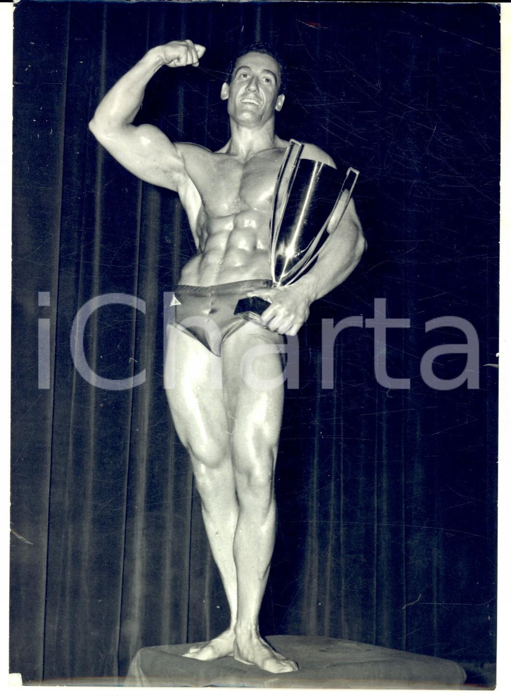 Fotografia d epoca originale 1958 PARIS Palais de la MutualitÃ©  Rodrigo Ã©lu Le plus bel Apollon Photo 1