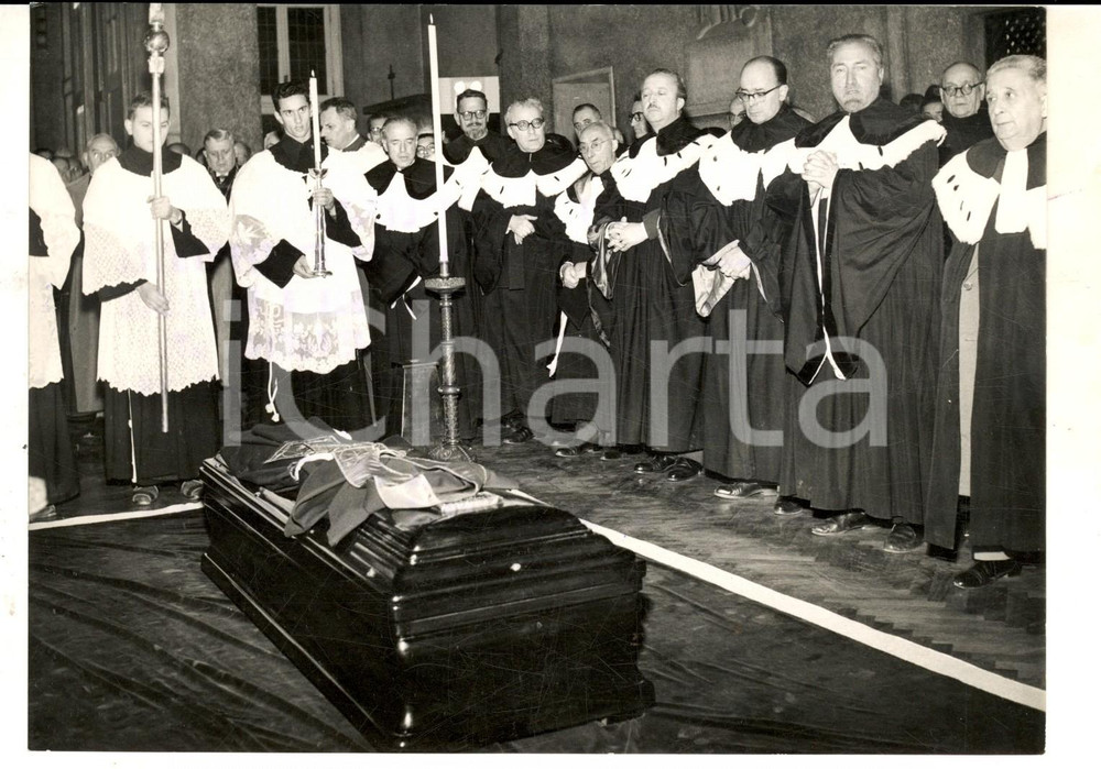 Fotografia d epoca originale 1959 MILANO Salma di padre Agostino GEMELLI nella chiesa di S. ANTONIO Foto 1