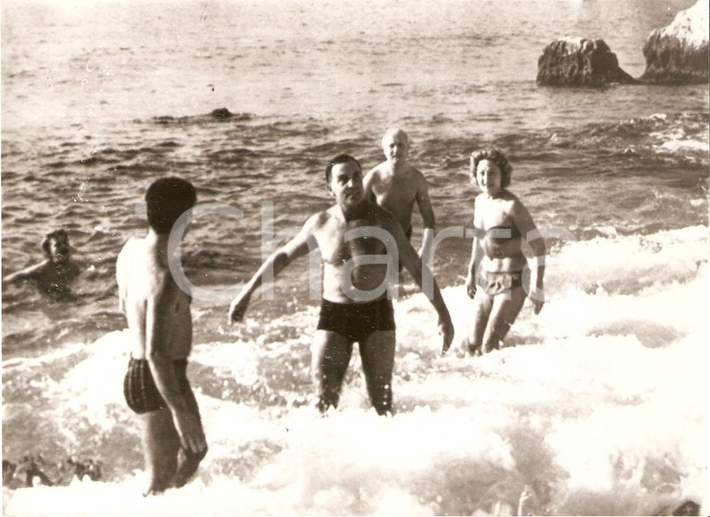 Fotografia d epoca originale 1963 COTE D AZUR FRANCE Christmas diving in Mediterranean Sea Foto 18x13 cm 1