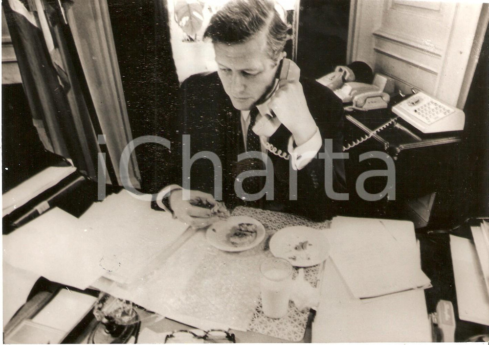 Fotografia d epoca originale 1969 NEW YORK Mayor John LINDSAY has breakfast in his office  Foto 18x13 cm 1