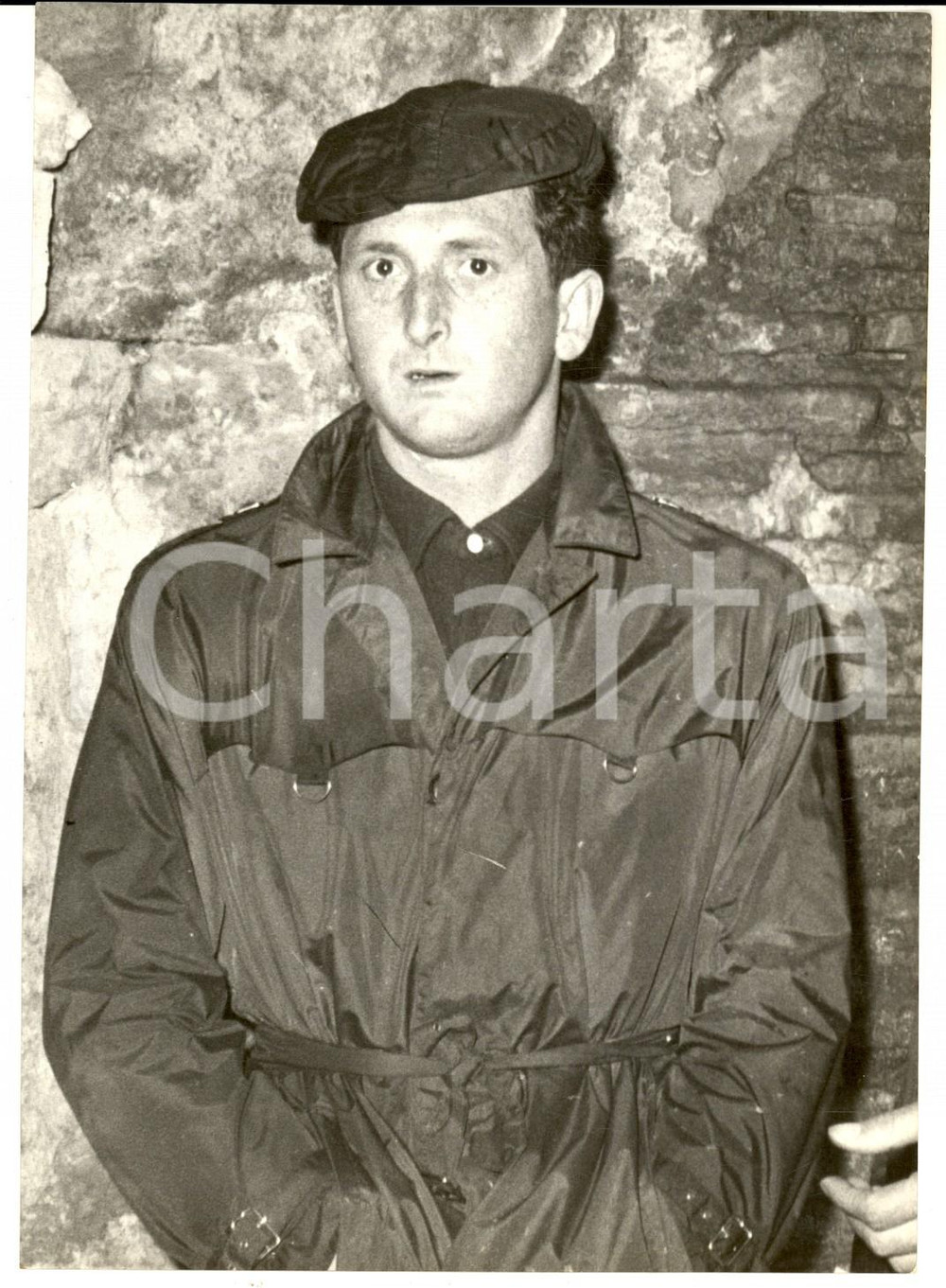 Fotografia d epoca originale 1960 ROMA Disoccupato salvato dai Vigili del Fuoco dopo tentato suicidio Foto 1
