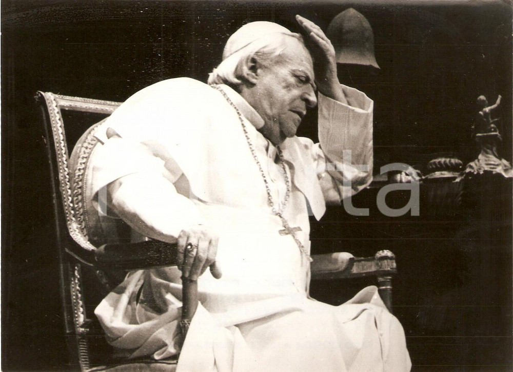 Fotografia d epoca originale 1963 ROMA  TEATRO VALLE Cesco BASEGGIO nella commedia PAPA SARTO Foto 18x13 cm 1