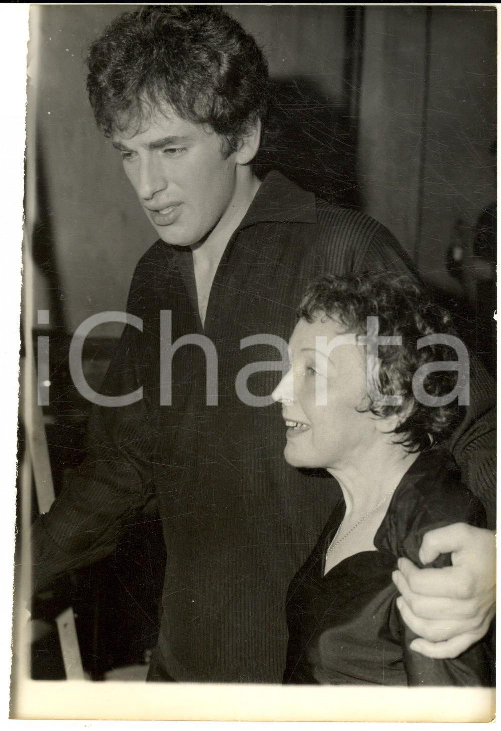 Fotografia d epoca originale 1962 REIMS Edith PIAF con la sua nuova scoperta Theo SARAPO Foto 14x18 1
