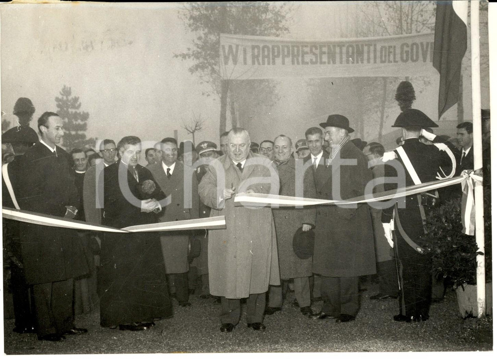 Fotografia d epoca originale 1960 SAN DONATO / METANOPOLI Inaugurazione con Enrico MATTEI dei nuovi reparti 1