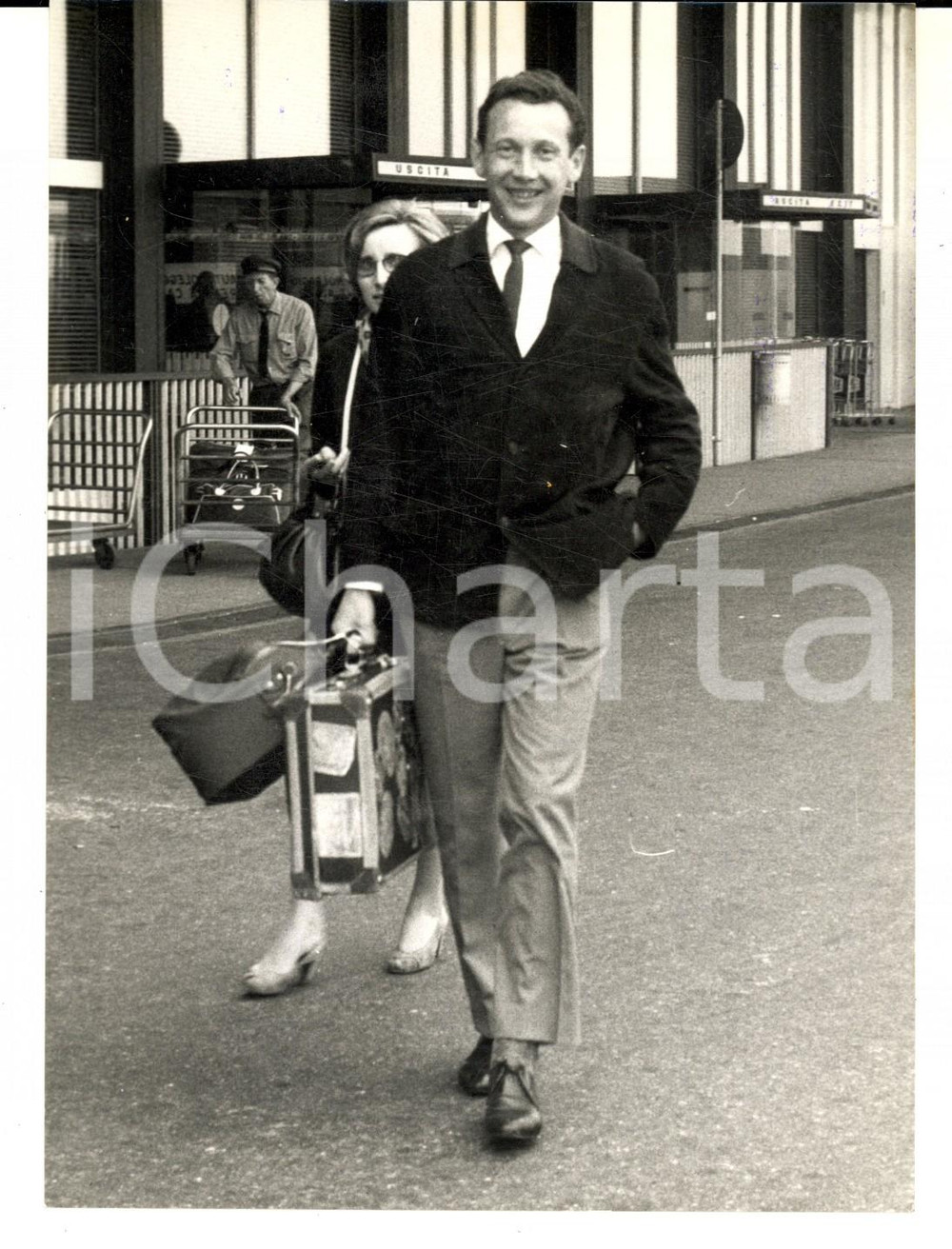 Fotografia d epoca originale 1966 MILANO BASKET Arrivo di Jaroslav SIP allenatore della CANDY Foto 13x18 1