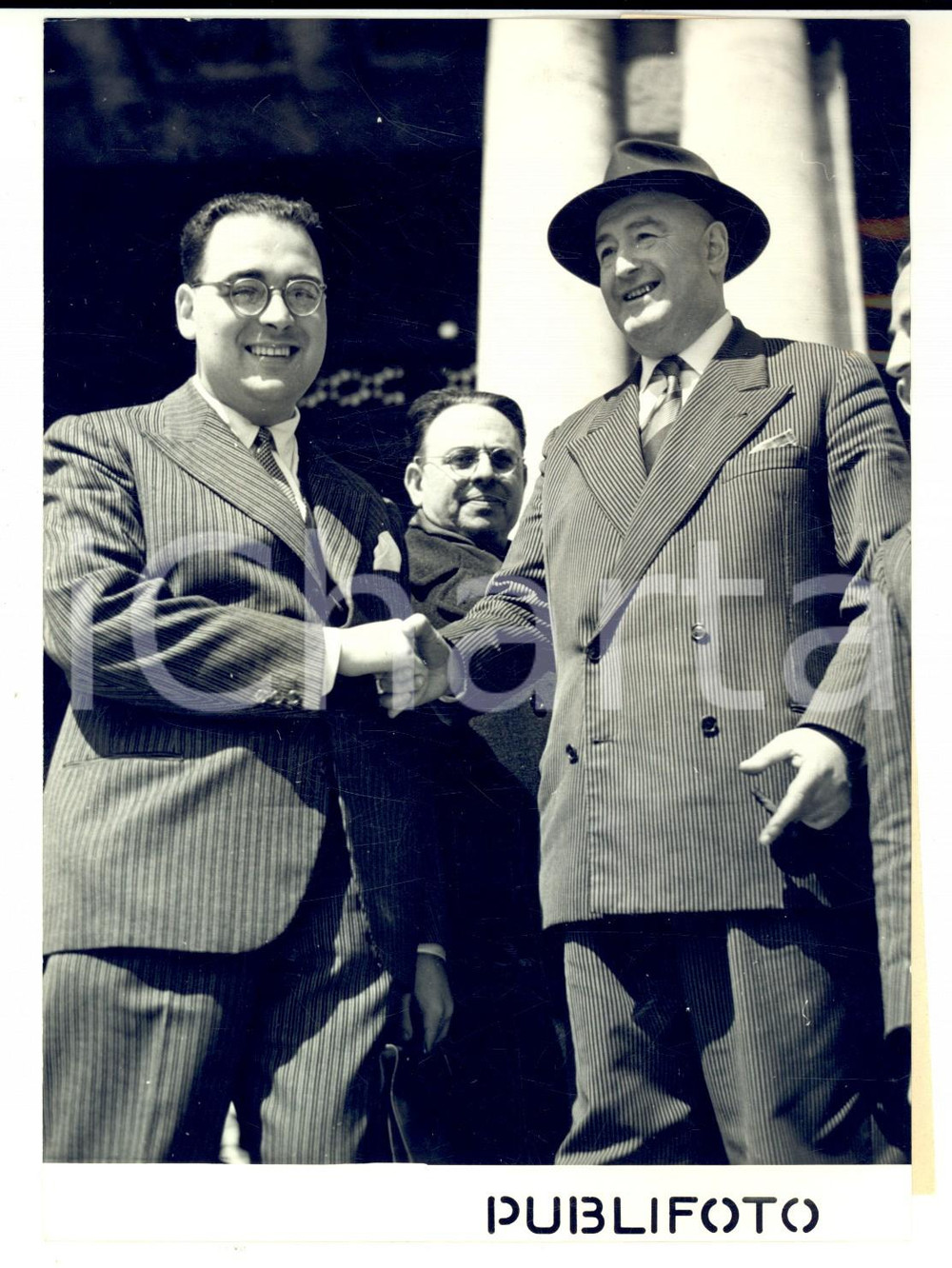 Fotografia d epoca originale 1953 ROMA Luigi D ORIANO in tribunale per il titolo di Mago di Napoli Foto 1