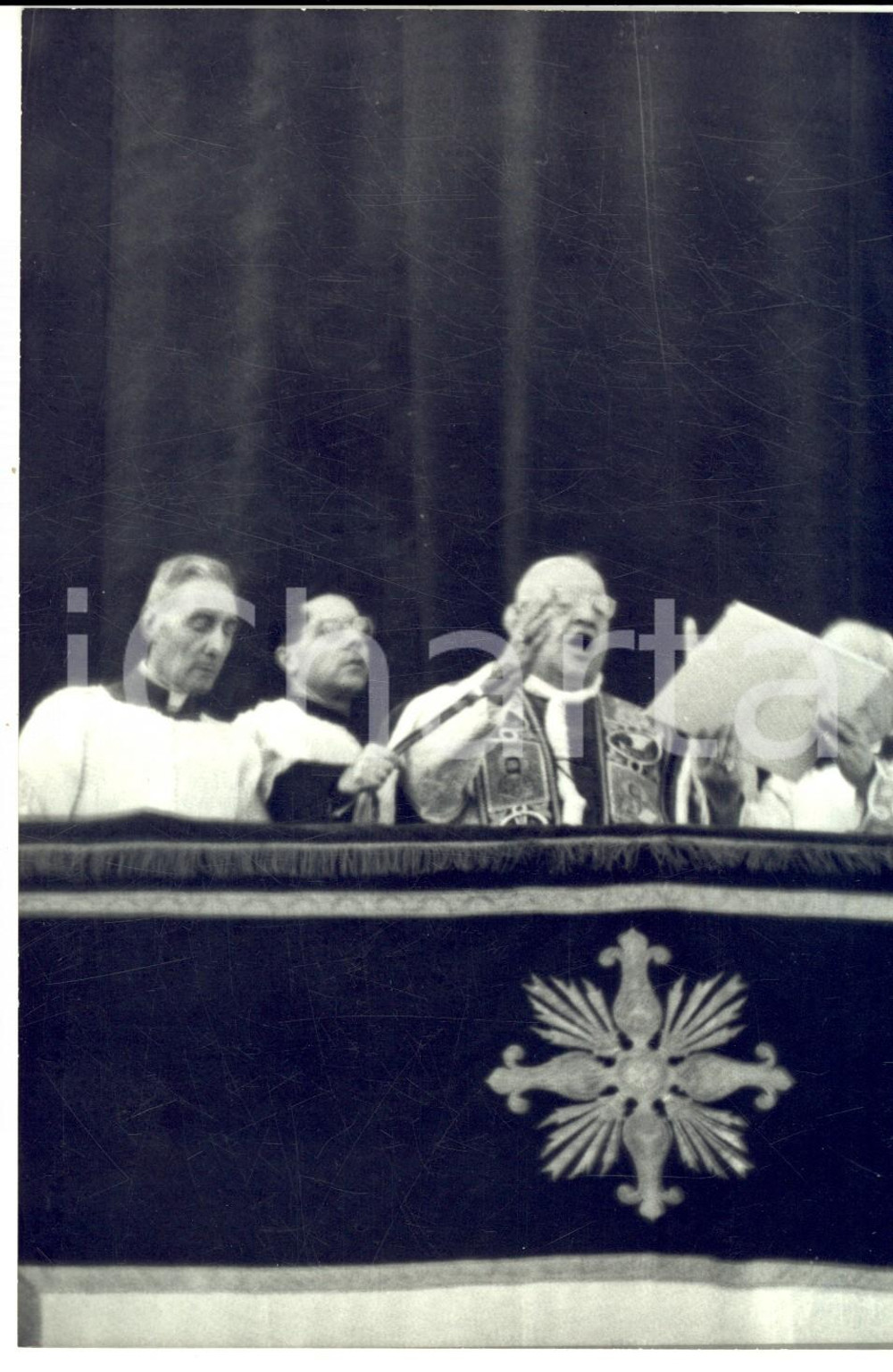 Fotografia d epoca originale 1959 ROMA Papa Giovanni XXIII impartisce benedizione Urbi et Orbi Foto 1