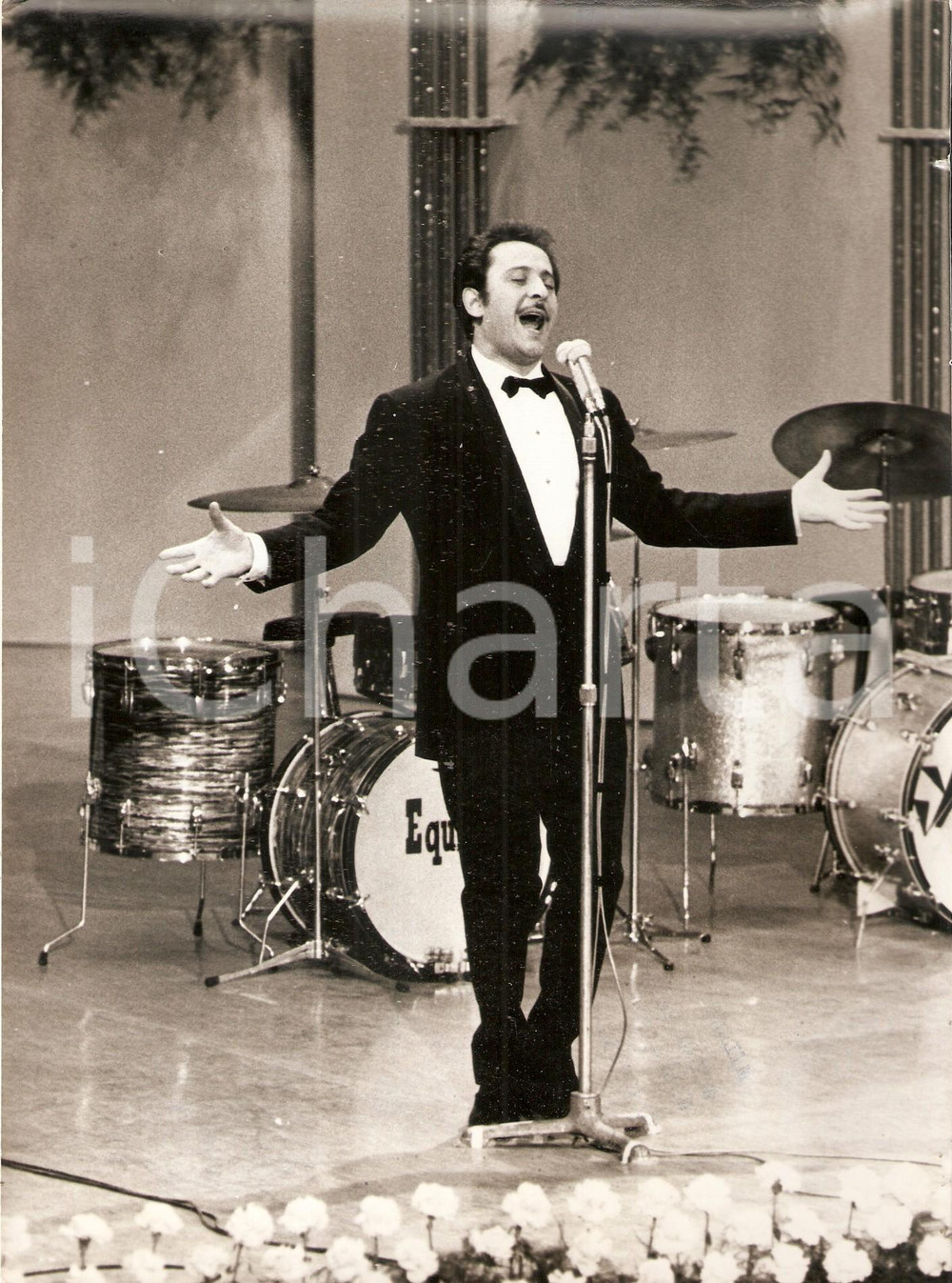 Fotografia d epoca originale 1966 SANREMO XVI FESTIVAL Domenico MODUGNO canta Dio come ti amo Foto 18x24 cm 1