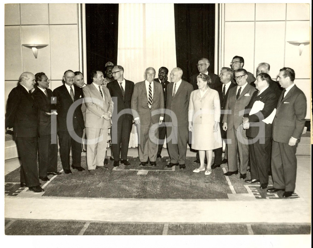 Fotografia d epoca originale 1962 GINEVRA Conferenza del Disarmo  I partecipanti ai negoziati Foto 22x17 1