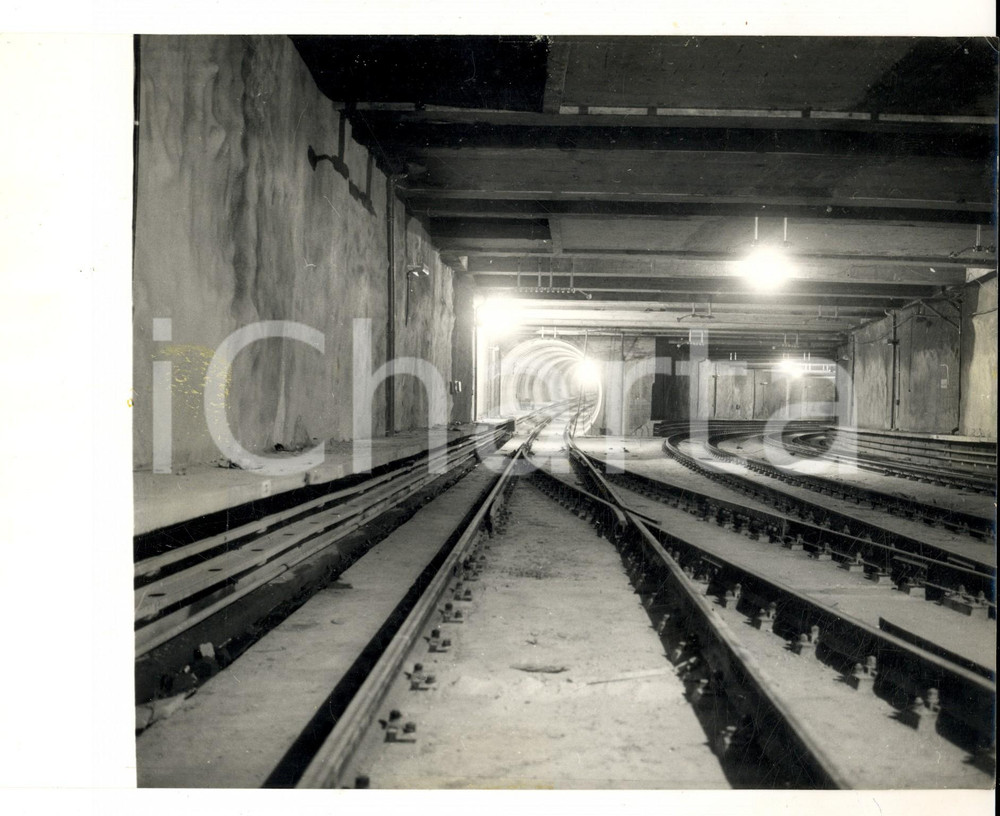 Fotografia d epoca originale 1964 MILANO ATM Metropolitana M1  Una galleria prima dell inaugurazione Foto 1