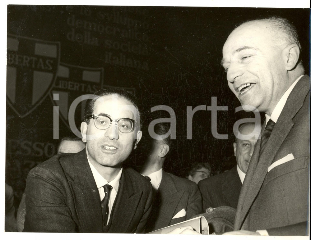 Fotografia d epoca originale 1962 NAPOLI Congresso DC  Emilio COLOMBO tra i colleghi Foto 24x18 cm 1
