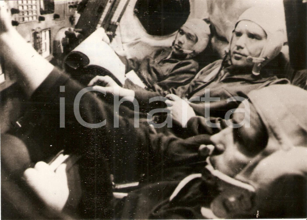Fotografia d epoca originale 1971 SOYUZ 10 Vladimir SATALOV Aleksej ELISEEV Nikolaj RUKAVISNIKOV Foto 18x13 1