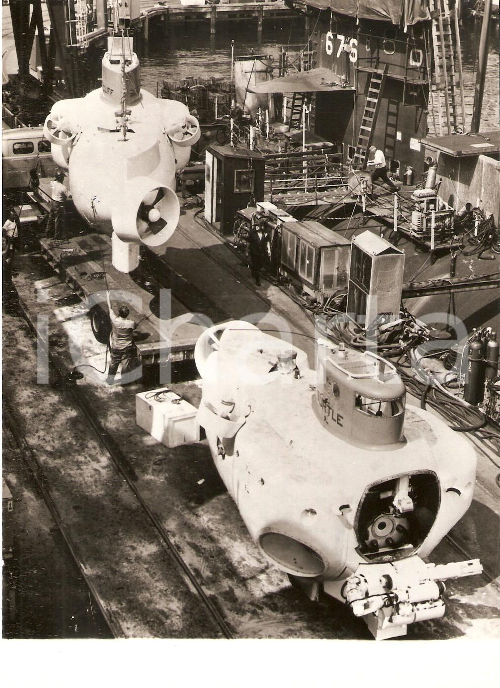 Fotografia d epoca originale 1970 ca USA Research submarines SEA CLIFF and TURTLE Nuclear submarine BILLFISH 1