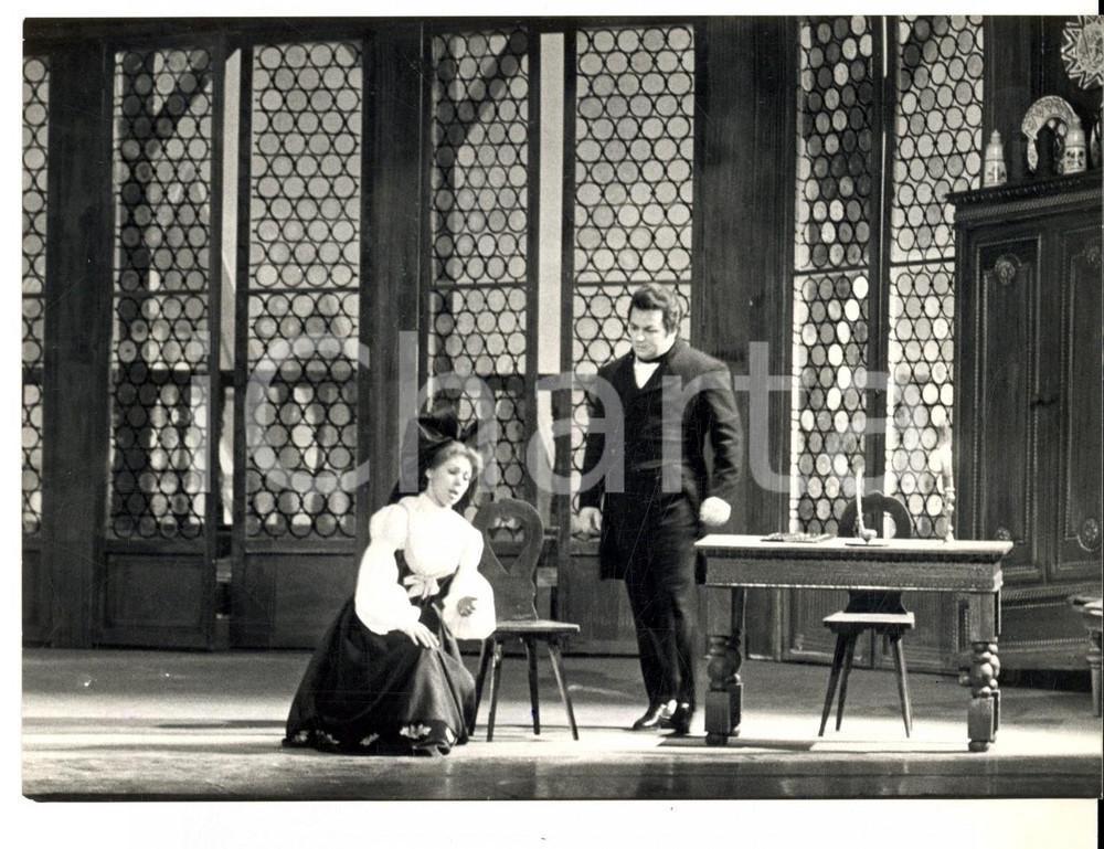 Fotografia d epoca originale 1963 MILANO TEATRO ALLA SCALA Gianni RAIMONDI Mirella FRENI in L amico Fritz 1