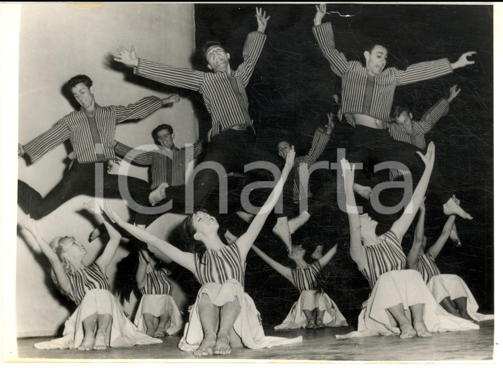 Fotografia d epoca originale 1962 LONDON Balletto israeliano KARMON in scena al SAVILLE Theatre Foto 18x13 1