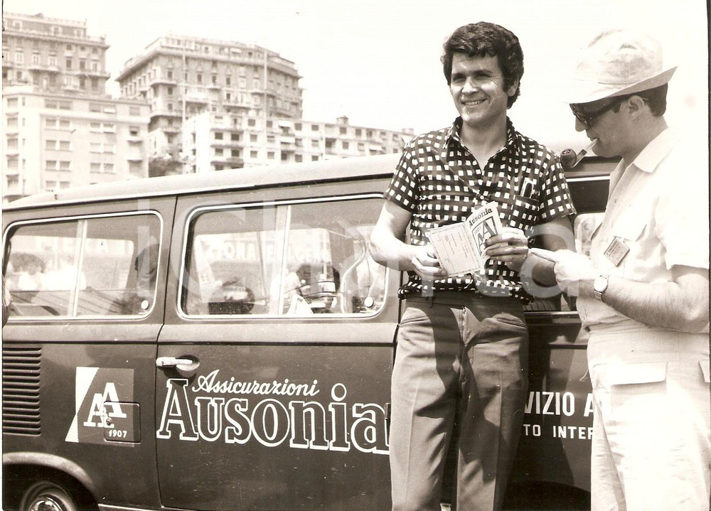 Fotografia d epoca originale 1967 VI CANTAGIRO Mario ZELINOTTI sottoscrive polizza con AUSONIA assicurazioni 1