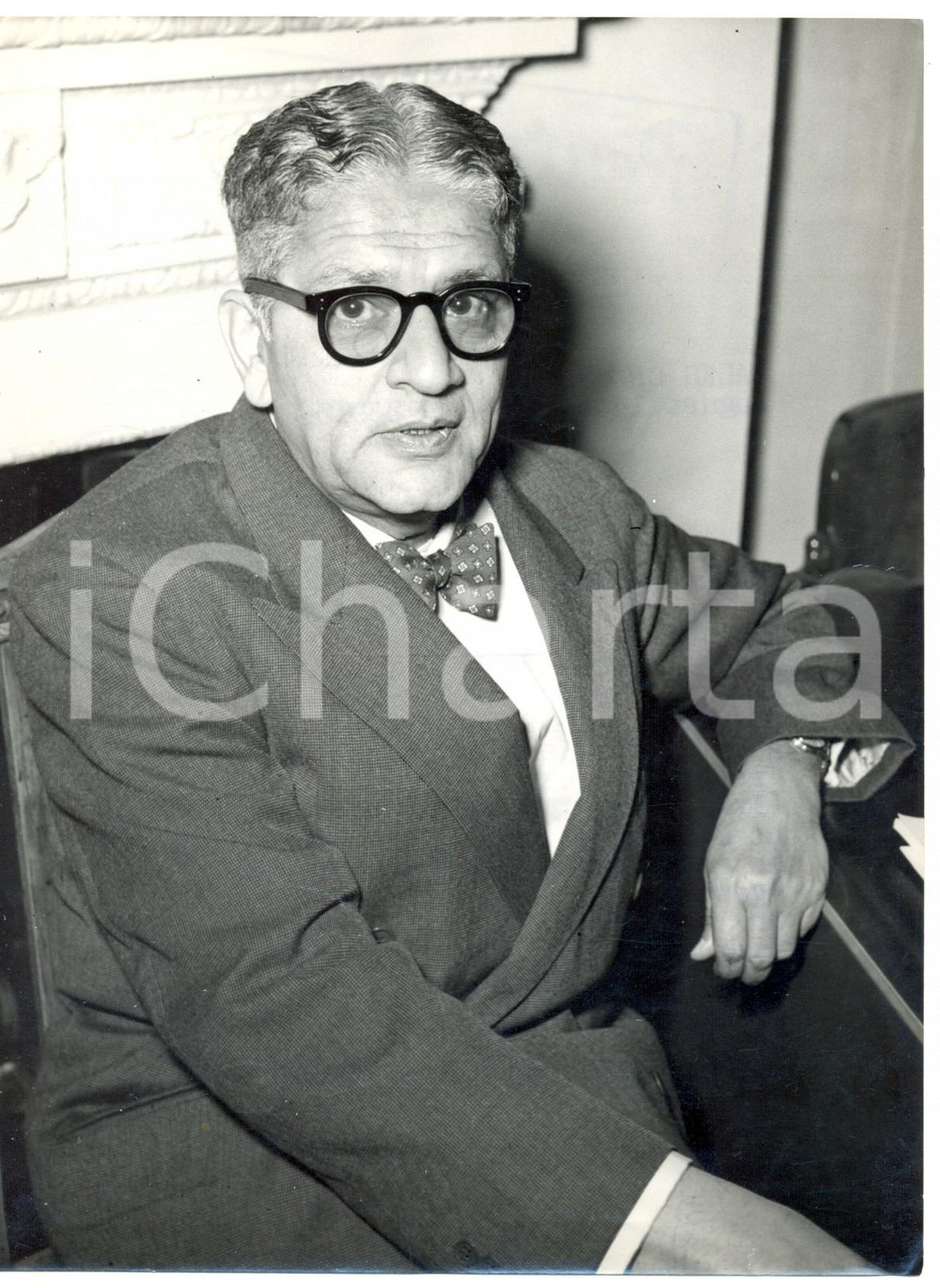 Fotografia d epoca originale 1953 LONDON Habib Kassumali JAFFER at press conference after Coronation Photo 1