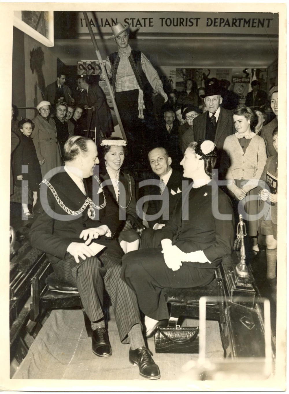 Fotografia d epoca originale 1955 LONDON Italian ambassador Vittorio ZOPPI opens ITALY IN KINGSDOM exhibition 1