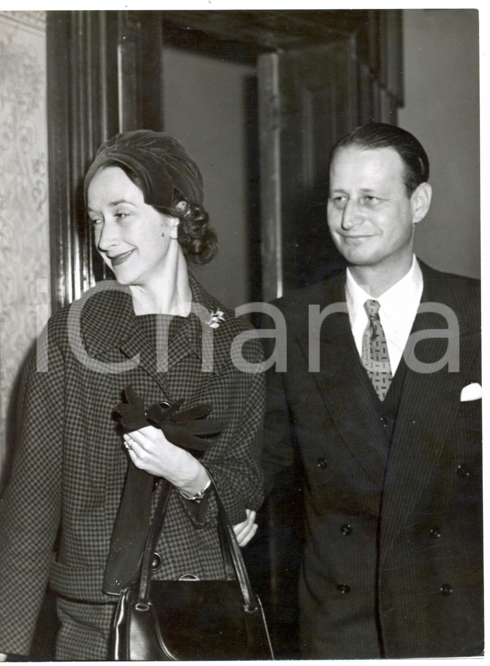 Fotografia d epoca originale 1959 LONDON Howard SAMUEL and his wife Jane bride and groom for the second time 1