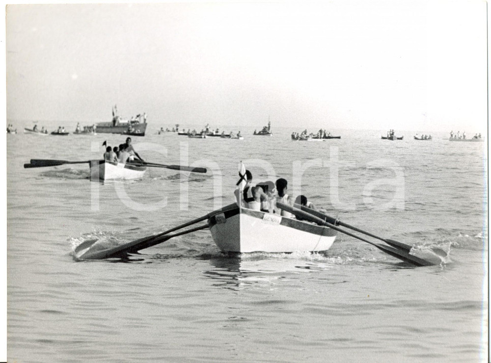 Fotografia d epoca originale 1955 GENOVA Regata delle REPUBBLICHE MARINARE  Barche in gara Foto 24x18 cm 1