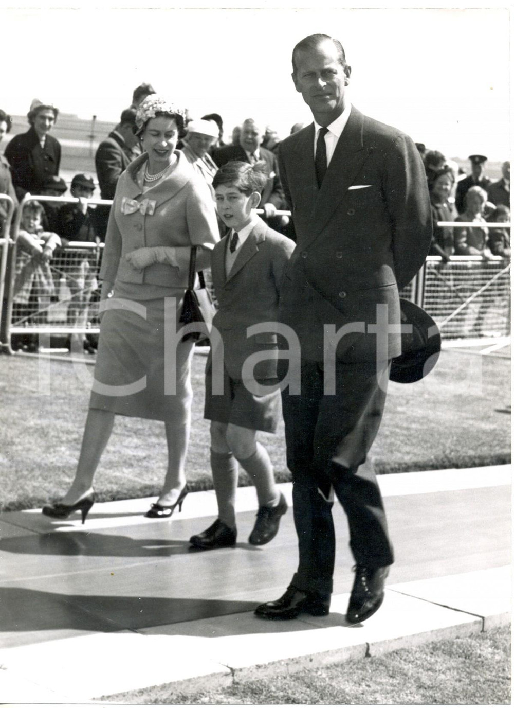 Fotografia d epoca originale 1959 LONDON Duke of Edinburgh welcomed home by the Queen and Prince of Wales 1