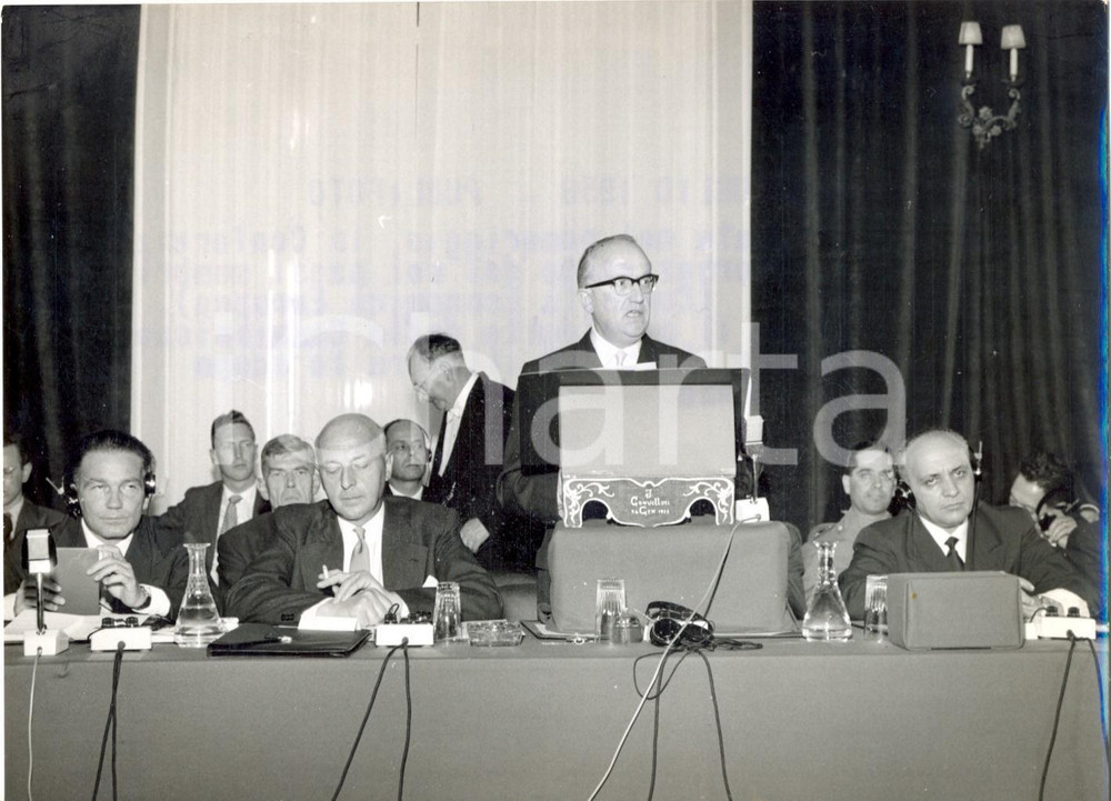 Fotografia d epoca originale 1958 STRESA Conferenza CEE  Discorso del presidente Walter HALLSTEIN Foto 1