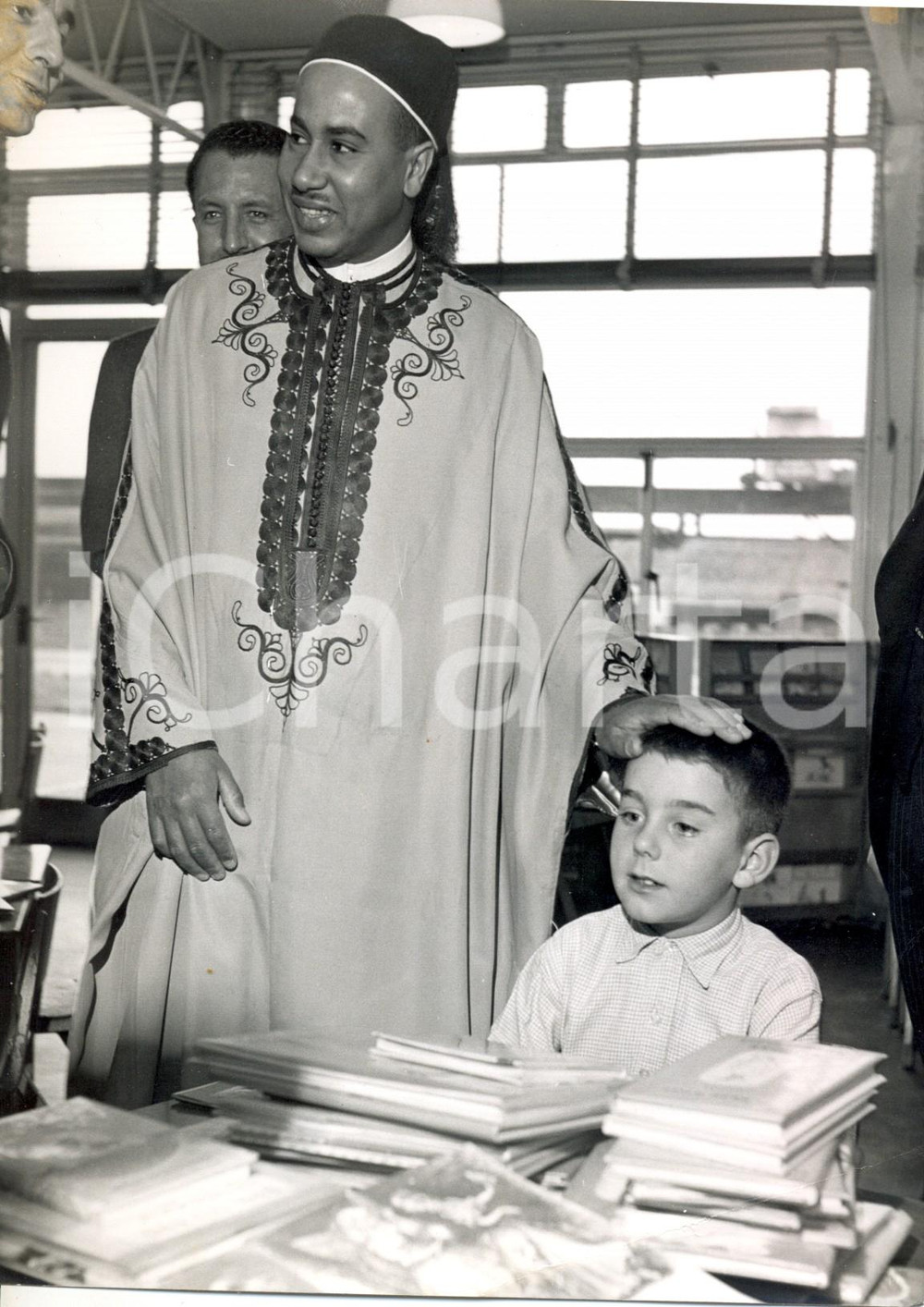 Fotografia d epoca originale 1960 LONDON Prince of Libya Mohammed al SANUSI at Sir J. Barrie Primary School 1