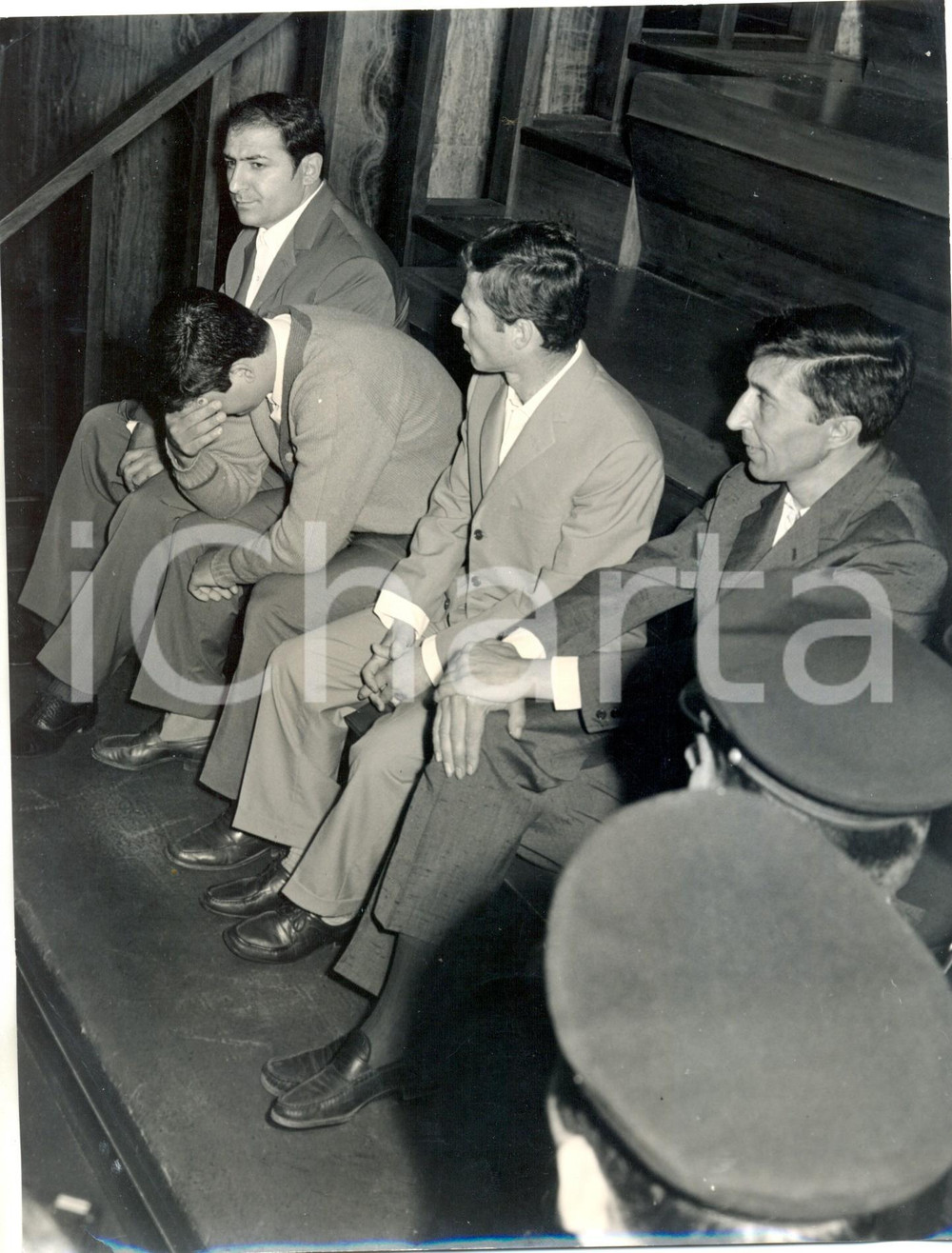 Fotografia d epoca originale 1968 MILANO  Processo BANDA CAVALLERO  Gli imputati ascoltano la sentenza 1