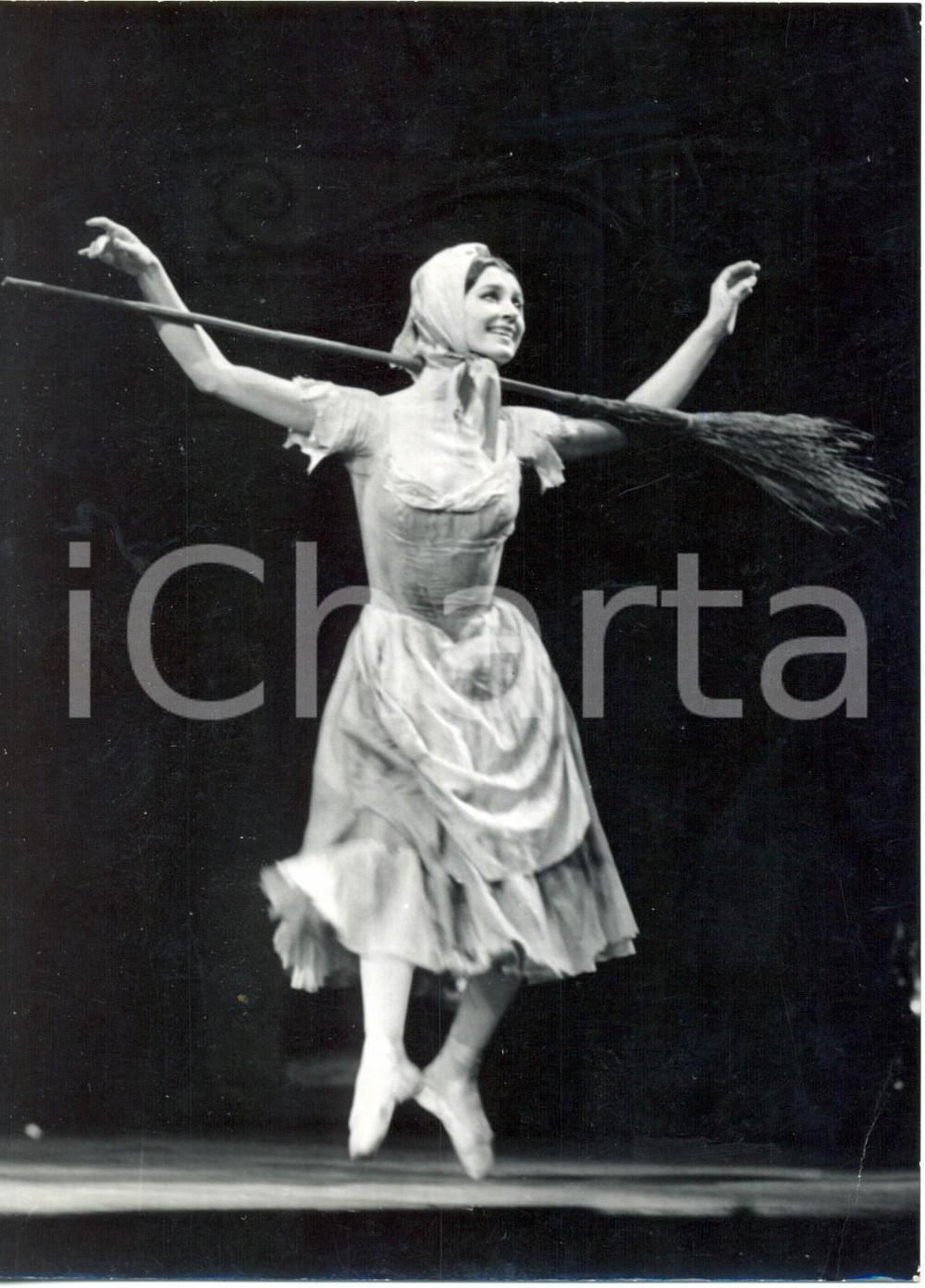 Fotografia d epoca originale 1966 MILANO Carla FRACCI danza CENERENTOLA di Sergej PROKOF EV Foto 13x18 cm 1
