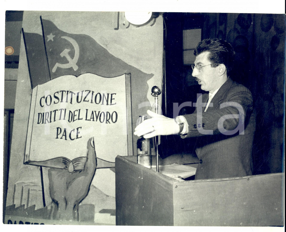 Fotografia d epoca originale 1960 ca GENOVA Congresso del PARTITO COMUNISTA  Un oratore Foto 24x18 cm 1