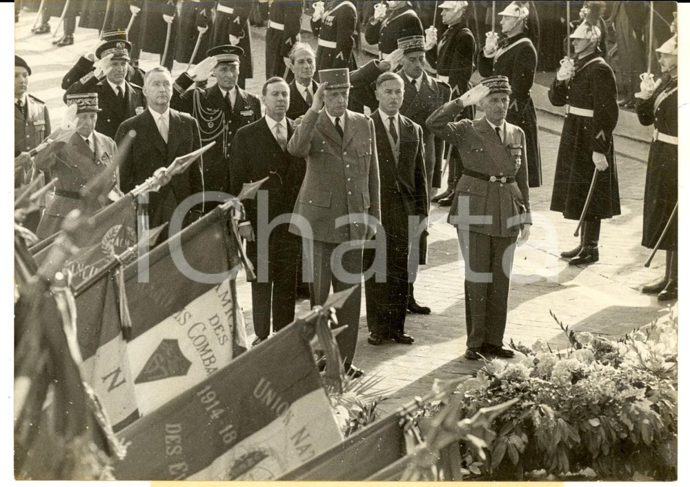 Fotografia d epoca originale 1960 PARIS 11 Novembre  GÃ©nÃ©ral DE GAULLE Ã  la Tombe du Soldat Inconnu Photo 1