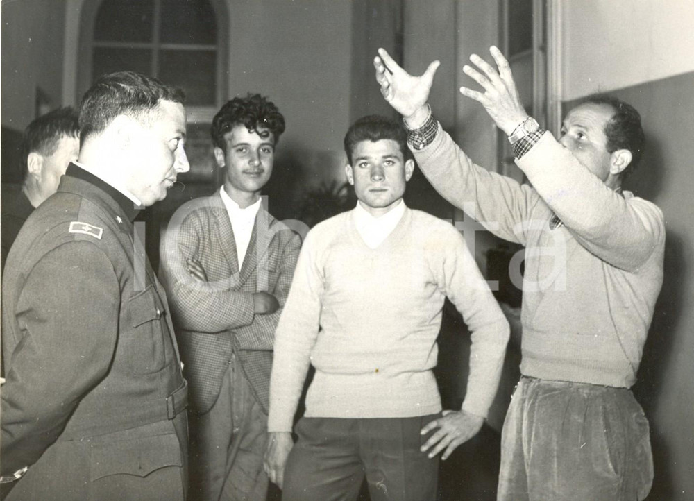 Fotografia d epoca originale 1958 TRAGEDIA DI NETTUNO Augusto SANGIS ricorda salvataggio pilota BEA Foto 1