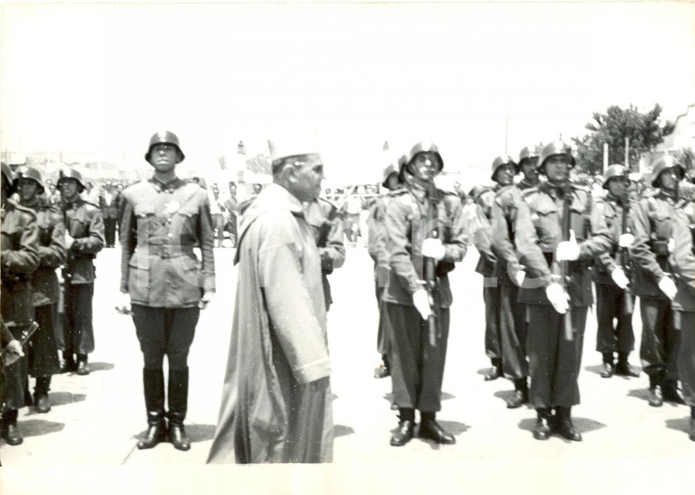 Fotografia d epoca originale 1959 ALGECIRAS Guard of honour for King Mohammed V of Morocco Photo 18X13 cm 1