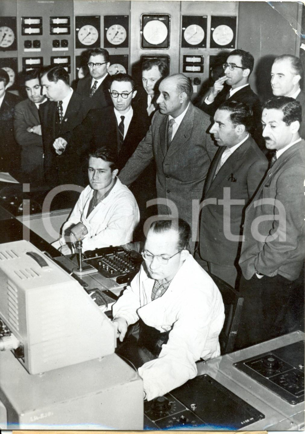 Fotografia d epoca originale 1959 MOSCOW Iraqui delegation visiting the russian nuclear centre control room 1