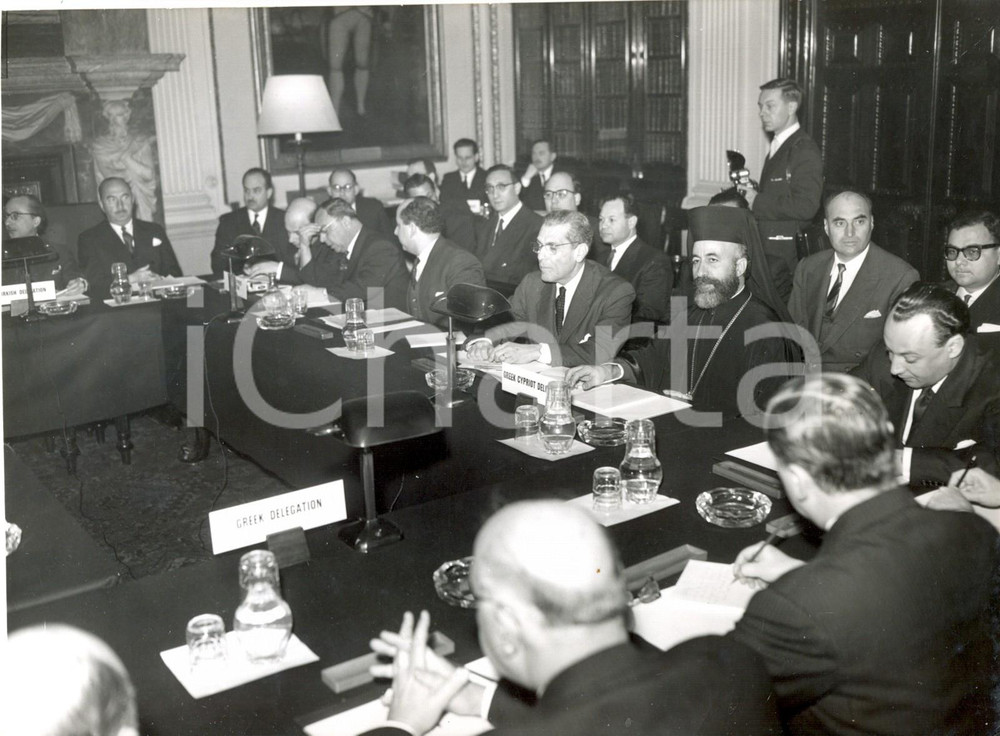 Fotografia d epoca originale 1960 LONDON WHITEHALL  Cyprus Conference  Makarios III Evangelos AVEROFF 1