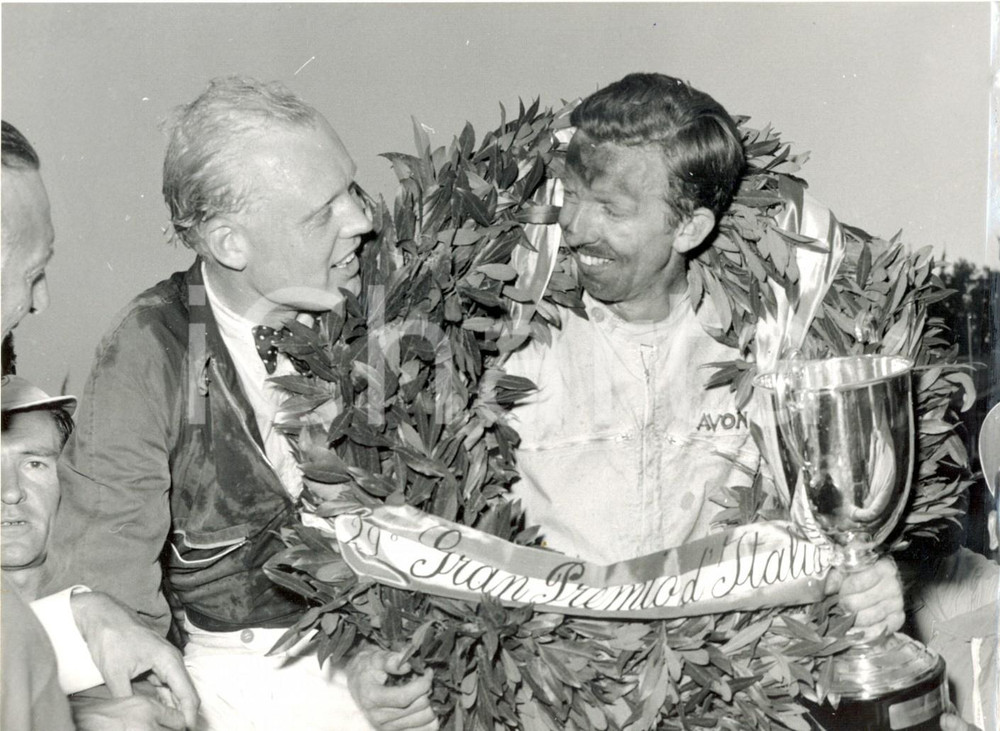Fotografia d epoca originale 1958 MONZA GRAN PREMIO D ITALIA  Premiazione Tony BROOKS Foto 18x13 cm 1