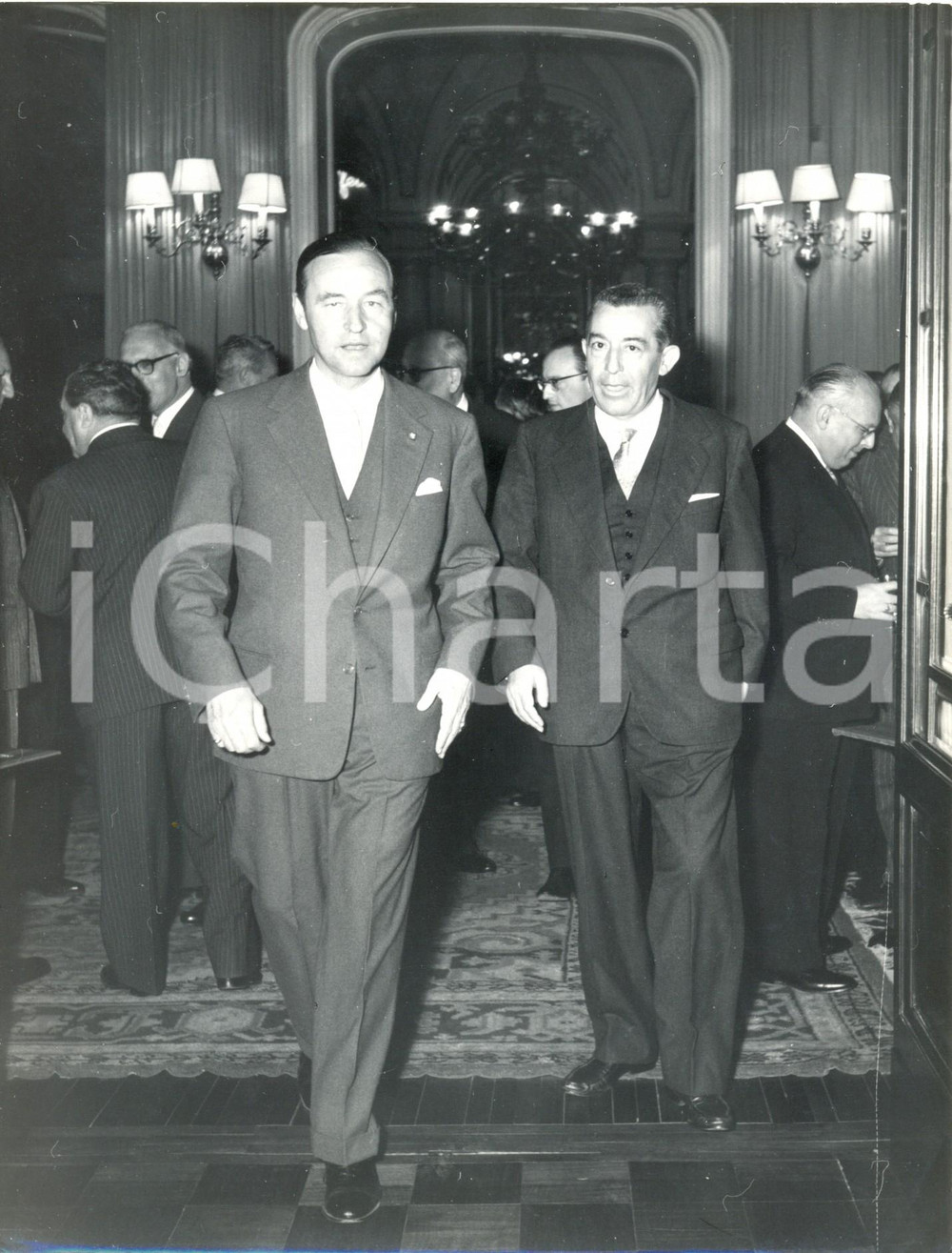 Fotografia d epoca originale 1958 GENOVA Ambasciatore Manfred KLAIBER in visita alla cittÃ  Foto 18x24 1