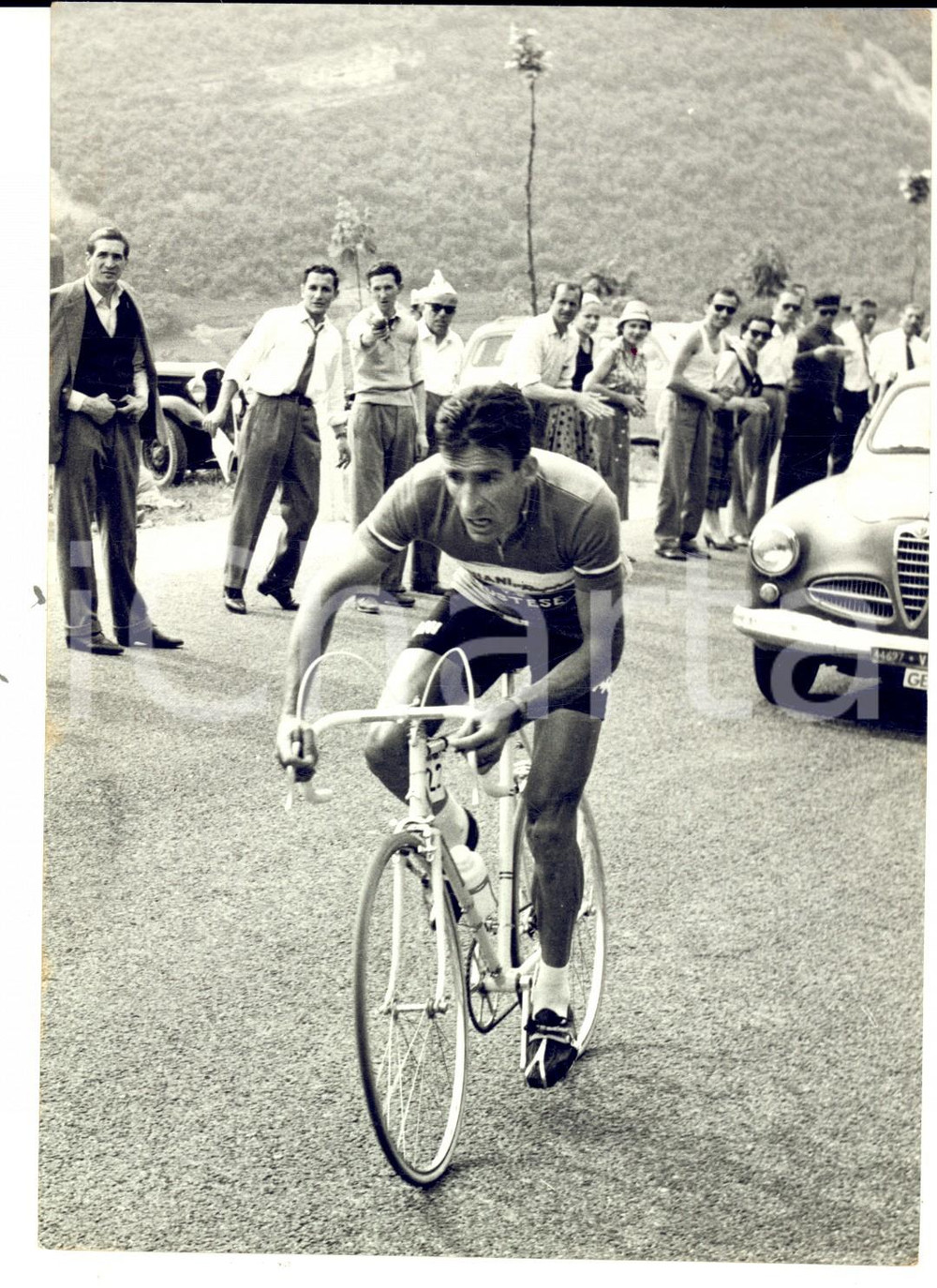 Fotografia d epoca originale 1955 CICLISMO GIRO D ITALIA Raphael GEMINIANI durante la 2 tappa Foto 13x18 1