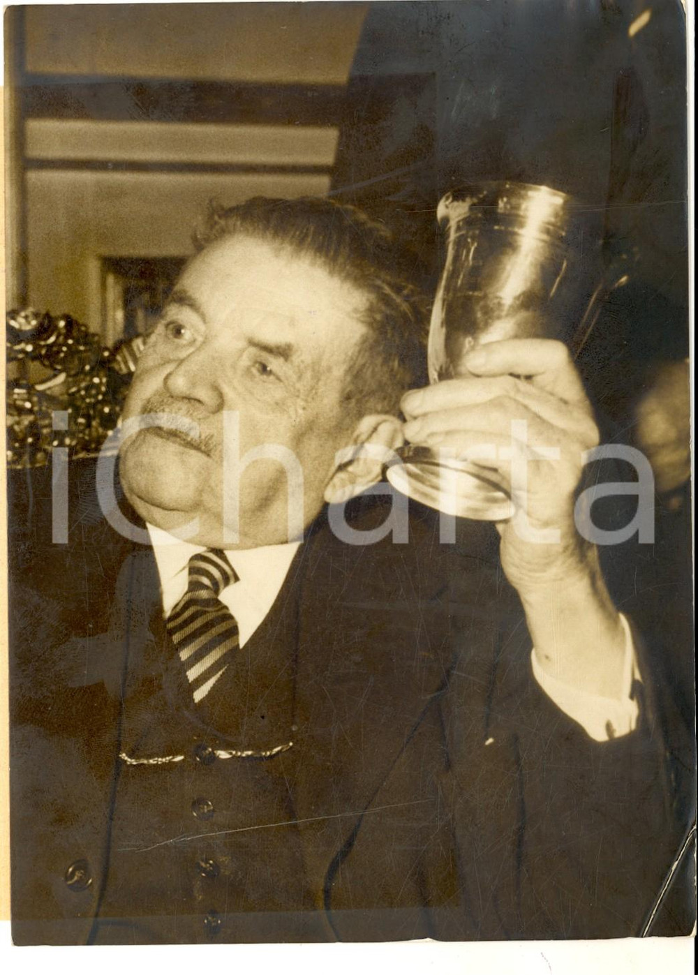 Fotografia d epoca originale 1953 PARIS Ã‰douard HERRIOT gagne coupe en tant que parlementaire le plus aimable 1