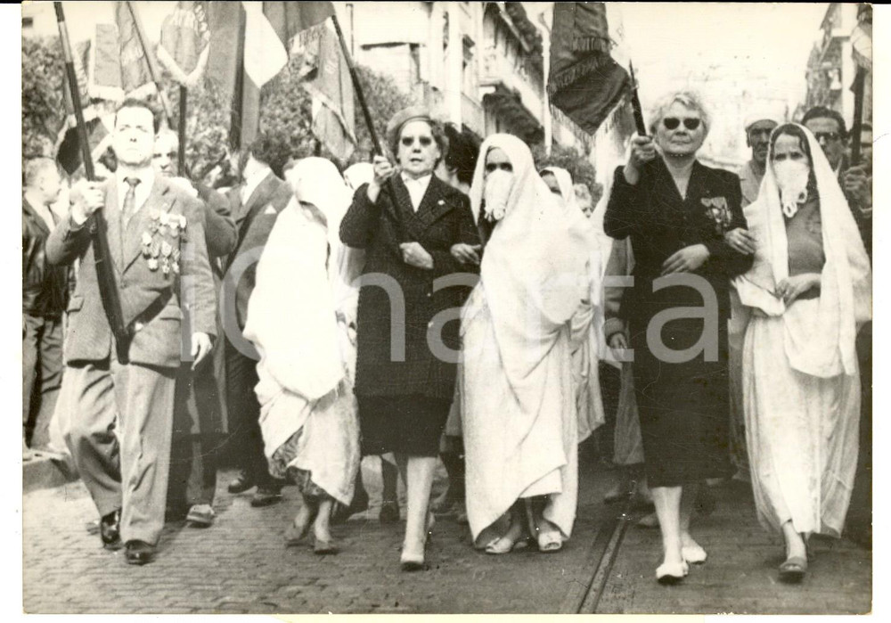 Fotografia d epoca originale 1960 ALGER Manifestation des Anciens Combattants  Musulmans et europÃ©ens Photo 1