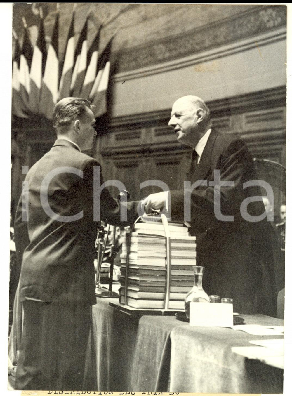 Fotografia d epoca originale 1959 PARIS Concours GÃ©nÃ©ral  Charles DE GAULLE fÃ©licite Paul KEHRLI Photo 1