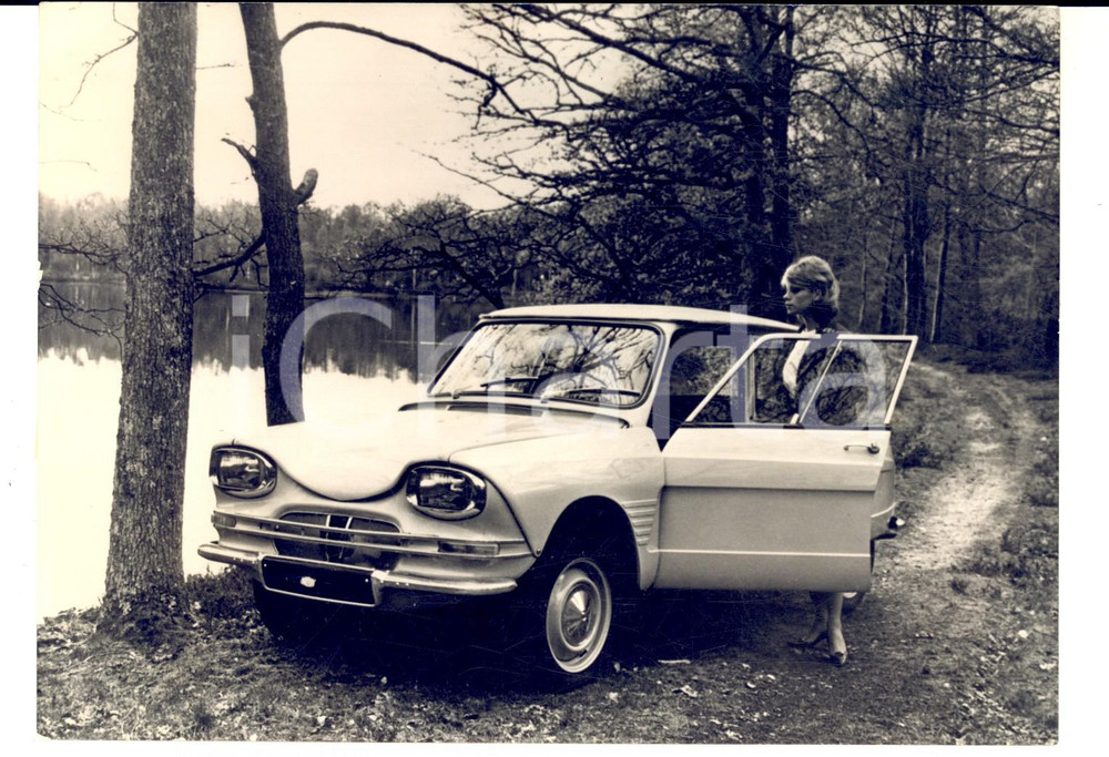 Fotografia d epoca originale 1961 VILLACOUBLAY PrÃ©sentation nouvelle 3cv CITROEN AMI 6 Photo 18x13 1