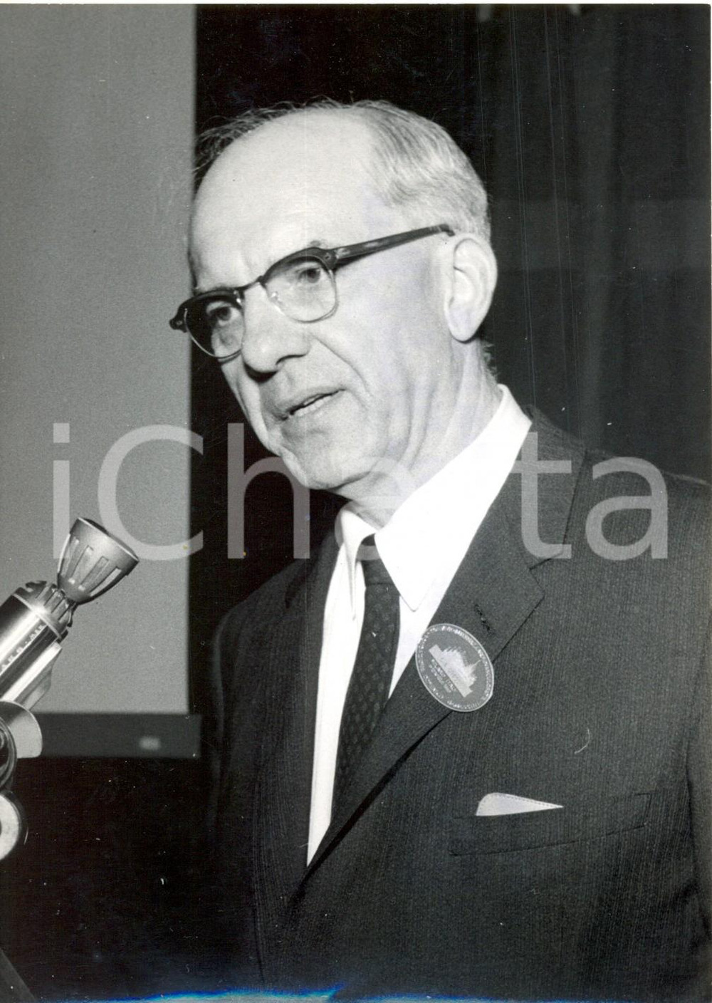 Fotografia d epoca originale 1960 MILANO Ritratto del cardiologo Gregg STONE alla Piccola Scala Foto 13x18 1