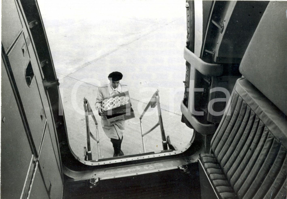 Fotografia d epoca originale 1973 USA  William SULLIVAN in partenza per il giro del mondo con 80 mosche 1