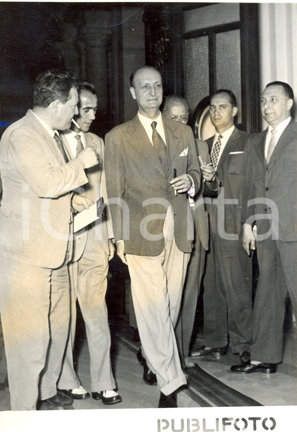 Fotografia d epoca originale 1953 ROMA Bruno VILLABRUNA arriva in Campidoglio per formazione nuovo governo 1